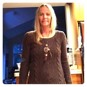 Tulle boutique sweater size L but fits M-L